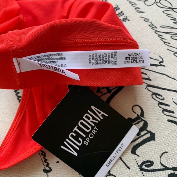 Victoria Secret Racerback Sports Bra 💞 - Picture 3 of 5